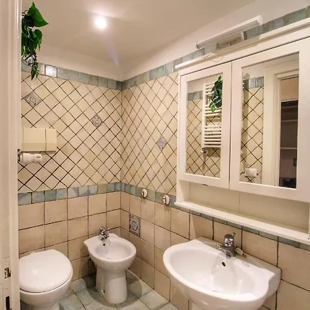 Apartment Charming Vatican Largeapt By Yh Rome
