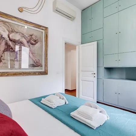 Apartment Pigna Rome