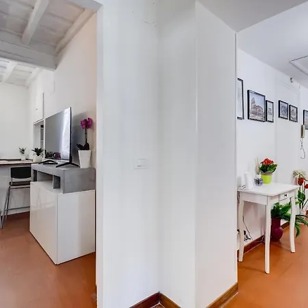 Apartment Pigna Rome