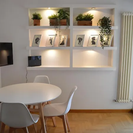 Apartment Domi - *
