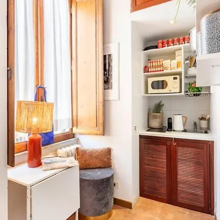 4 Townhouse By The Spanish Steps