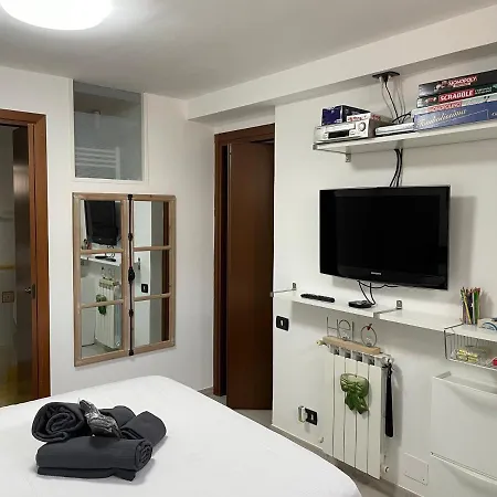 In&out - Mostacciano, Eur