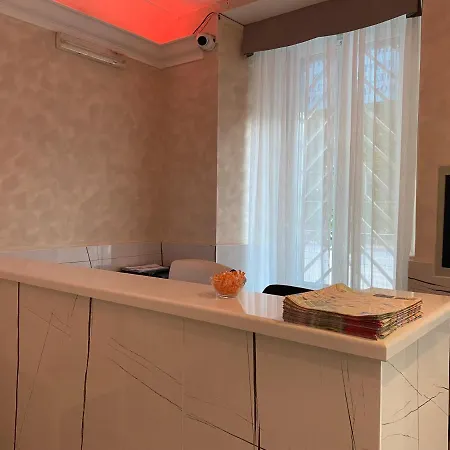Alex Square Hotel 3*