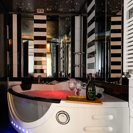 Stylish With Jacuzzi By Ndp Rent * Rome