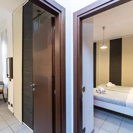 Paruta By In Apartment