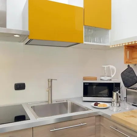 Piramide Charming Apartment *