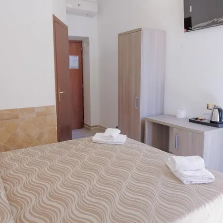 Hotel Alex Square