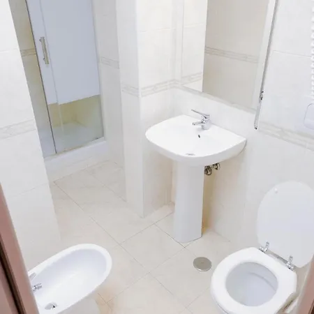 Hotel Alex Square 3*