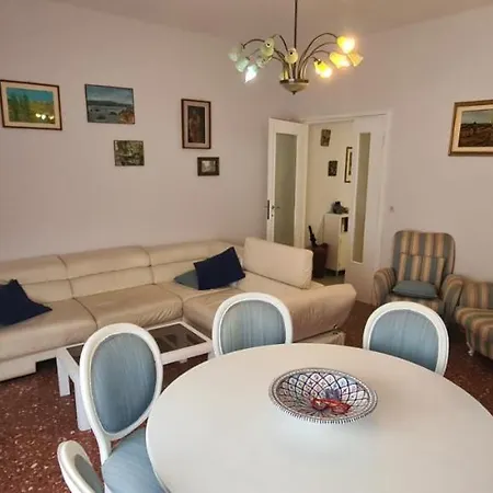 Guest house Center *
