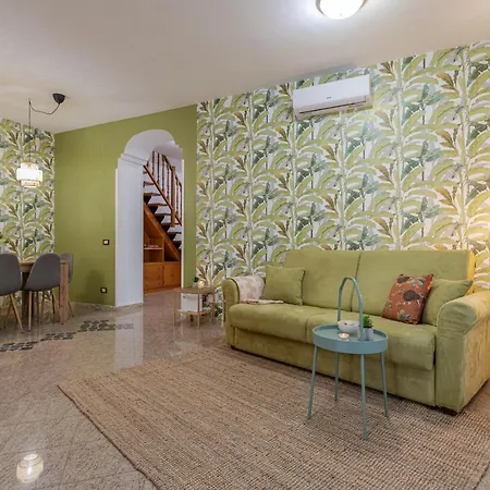 Bbhome Domus Aquae Inside Of Appia Antica Park Villa *