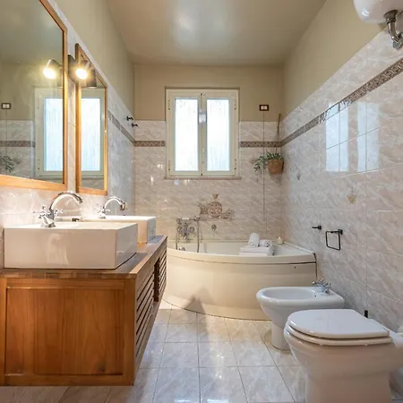 Bbhome Domus Aquae Inside Of Appia Antica Park * Rome