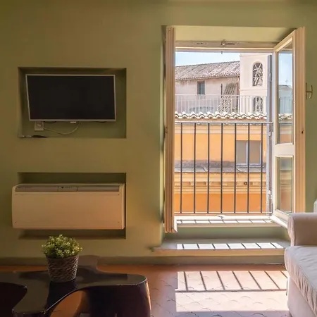 Piazza Venezia Charming & Bright Apartment Rome