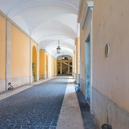 Piazza Venezia Charming & Bright Apartment *