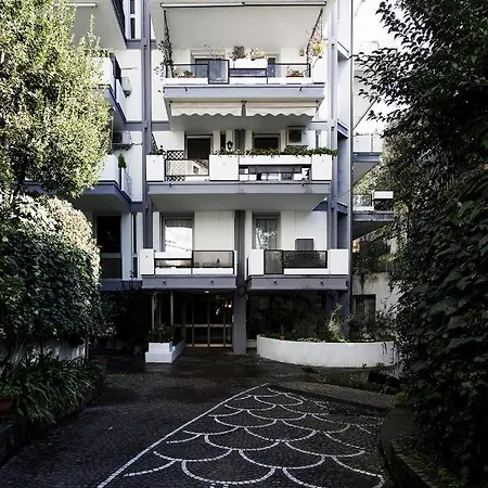 Borghese Flat With Terrace Apartment *
