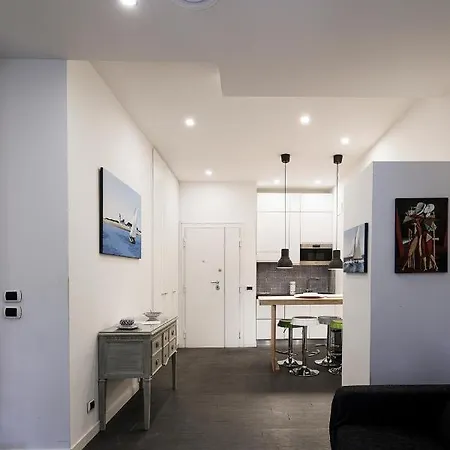 Borghese Flat With Terrace Roma