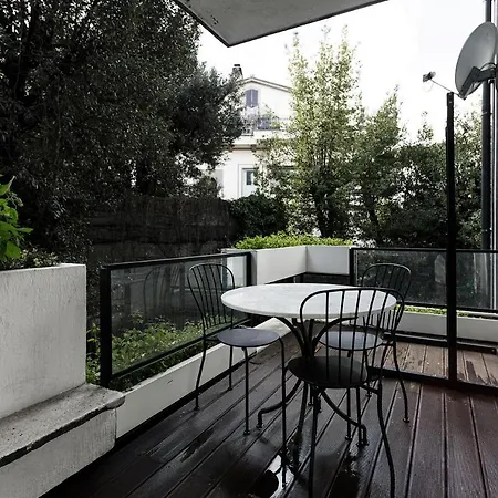 Borghese Flat With Terrace