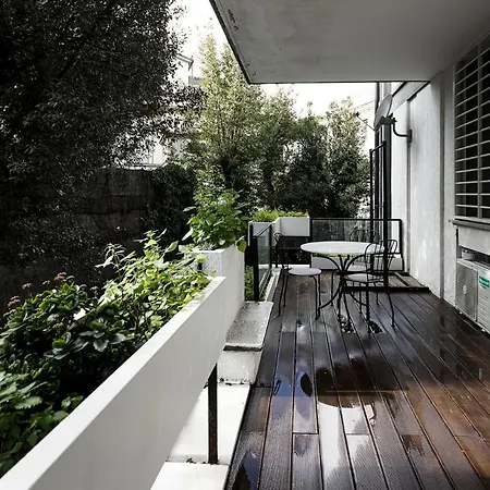 Borghese Flat With Terrace Roma