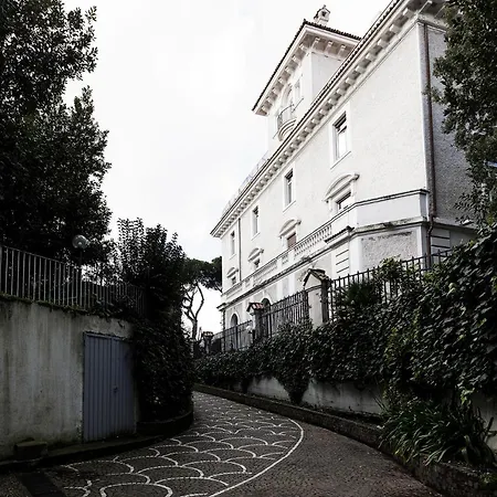 Borghese Flat With Terrace Apartamento