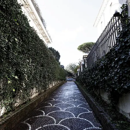 Borghese Flat With Terrace