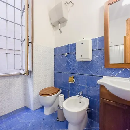 Apartment Domus Sant'elena 2 Rome