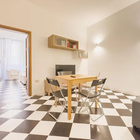 Domus Sant'elena 2 Apartment Rome