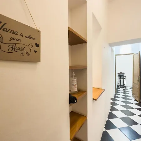 Domus Sant'elena 2 * Rome