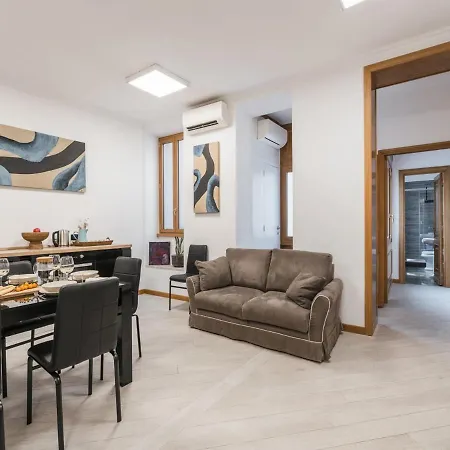 The Best Rent Spacious In Barberini Area * Roma