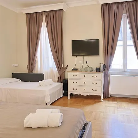 Art House Suites56 Via Del Babuino 56 * Roma