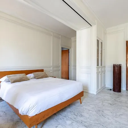 White In * Rome