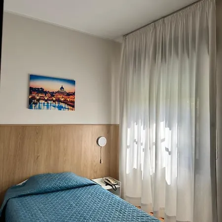 Hotel Oasi Santa Rosa Roma