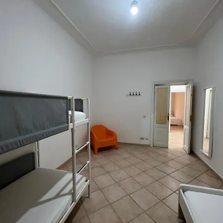Signorina In Hostal *