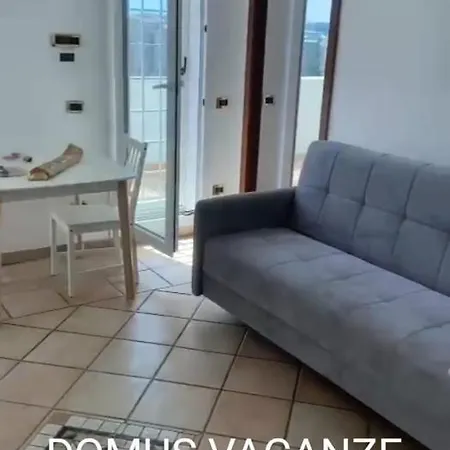 Apartment Domus Vacanze Romane *