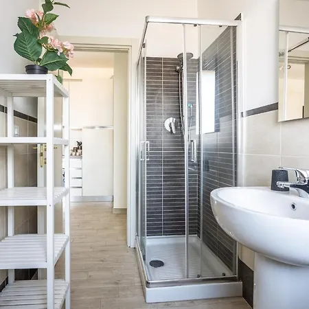 Urban Retreat -private Parking+terrace Roma