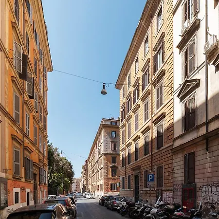 Termini & Acquario Romano Bright Apartment Rome