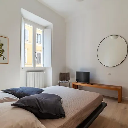 Termini & Acquario Romano Bright Apartment *