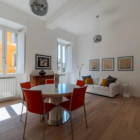Termini & Acquario Romano Bright Apartment *