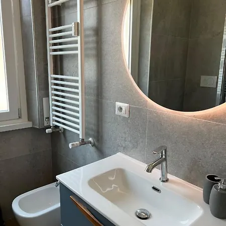 With Friends - 2 Bedrooms And Amazing Living