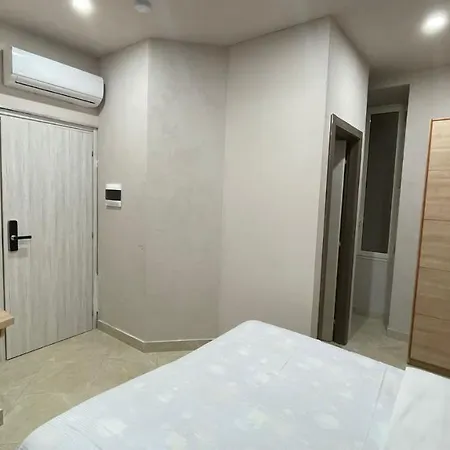 Spqr Bed & Breakfast Rome