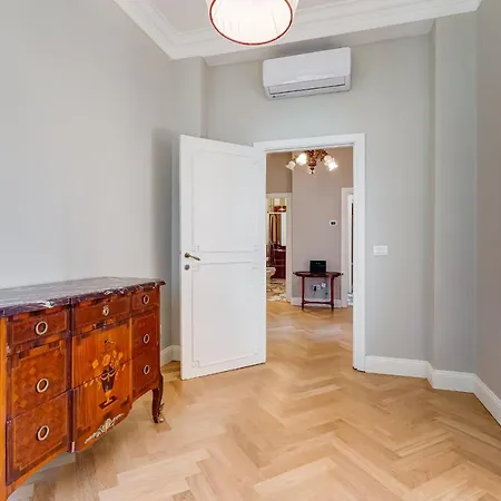 Bmga L Chic And Charm 3bdr Apt In Coppede District Roma