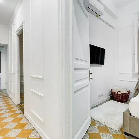 Apartment Piazza Di Spagna 72 - Your Italian Holidays Rome