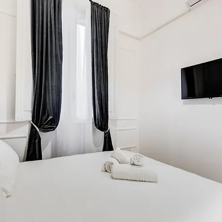 Apartment Piazza Di Spagna 72 - Your Italian Holidays *