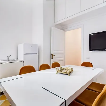 Apartment Piazza Di Spagna 72 - Your Italian Holidays Rome