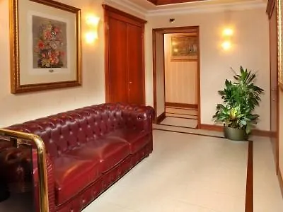瑟瑞纳酒店 3*