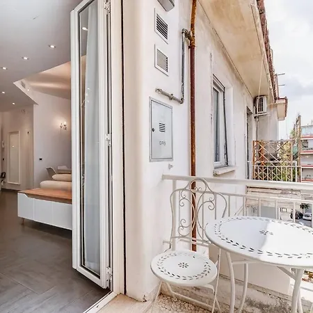 Apartment Violin Key House *