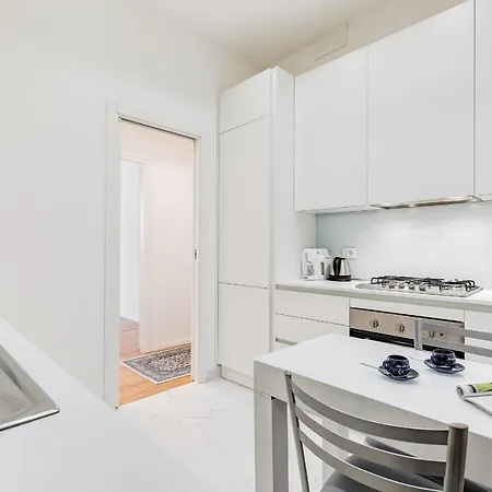 Apartment Opera Exclusive House By Premium Collection