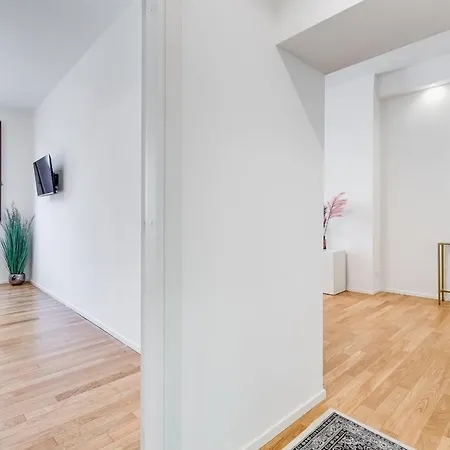 Apartment Opera Exclusive House By Premium Collection *