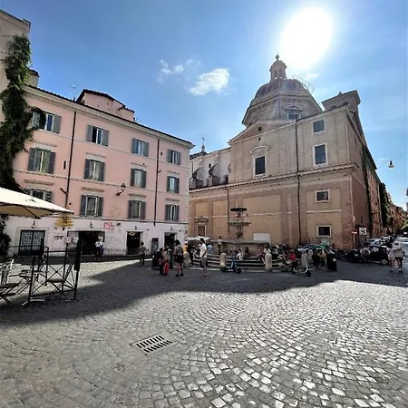 Apartment Nest To Colosseum Rome