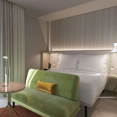 Adesso Hotel 4*