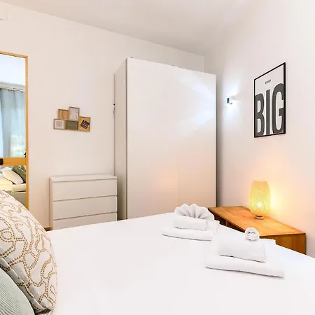 Cozy With Balcony By Ndp Rent Apartment Rome