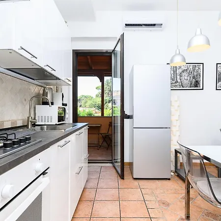 Cozy With Balcony By Ndp Rent Apartment